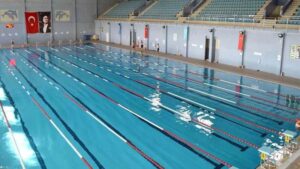 Olimpik yüzme havuzunda kısa süreli seans düzenlemesi
