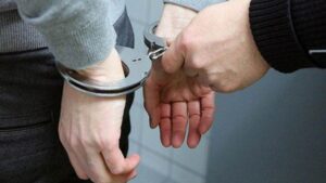 21 yıl hapis cezası bulunan 2 şahıs yakalandı
