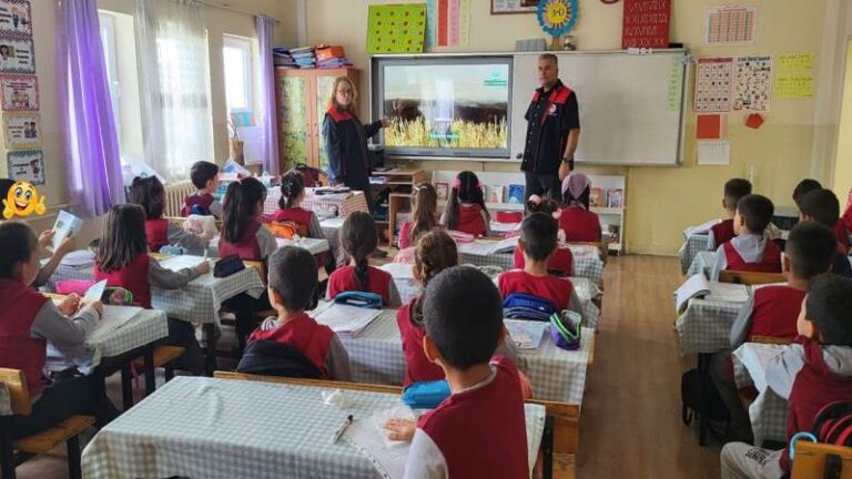 Öğrencilere anız yangınlarının zararları anlatıldı