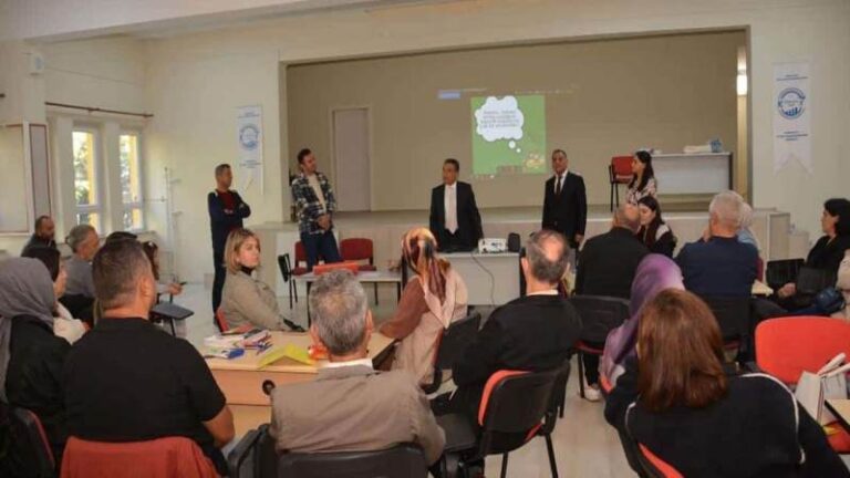 Öğretmenlere biçimlendirici değerlendirme eğitimi
