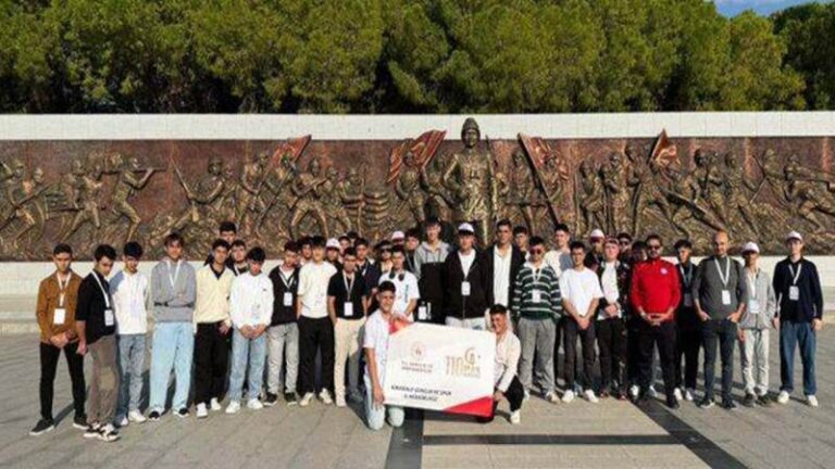 Kırıkkaleli gençler Çanakkale’de tarihi gezdi