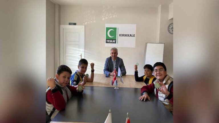 Yeşilay’dan öğrencilere bağımlılıkla mücadele eğitimi