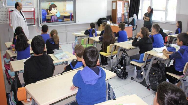 Kırıkkale’de 102 öğrenci ‘Sağlık Elçisi’ olduKırıkkale’de 102 öğrenci ‘Sağlık Elçisi’ oldu