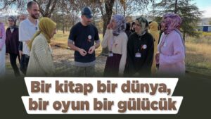Bir kitap bir dünya, bir oyun bir gülücük