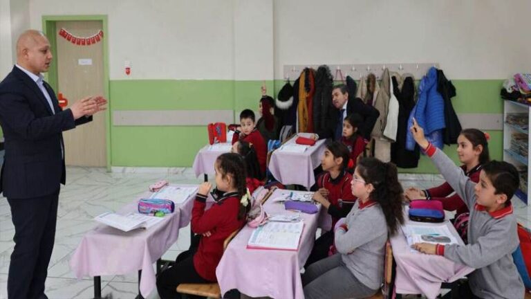 Başkan Önal’dan öğrencilere yerel yönetim dersi