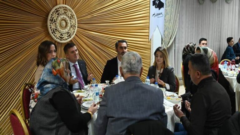Şehit aileleri ve gaziler iftarda buluştu