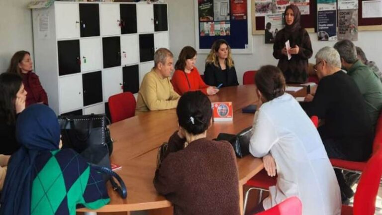 Koruyucu aile modeli uzmanlar tarafından anlatıldı