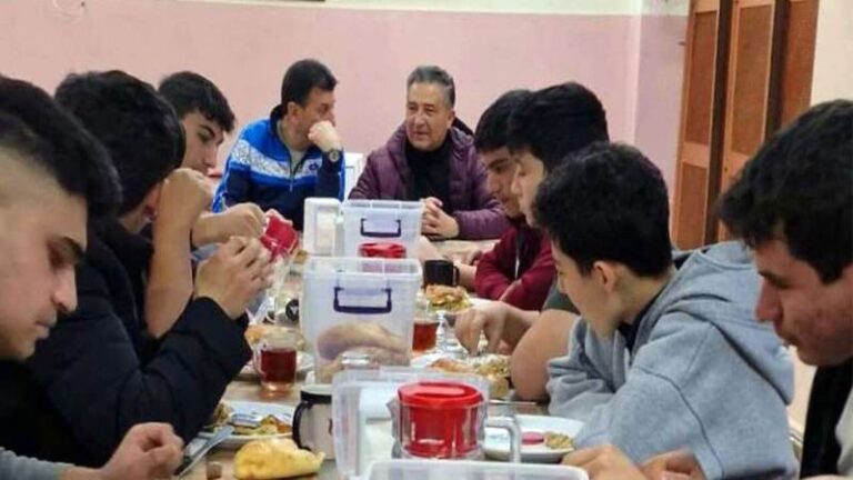 Öğrencilerle sahur buluşması