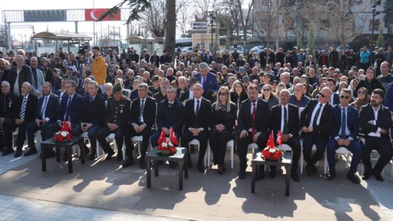 Vatan kahramanları için Şehitlik Anıtı