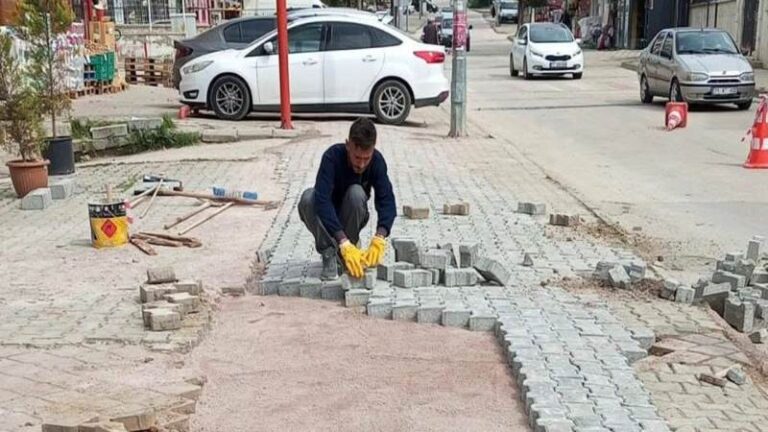 Cadde ve sokaklarda kilit parke onarım çalışmaları aralıksız sürüyor