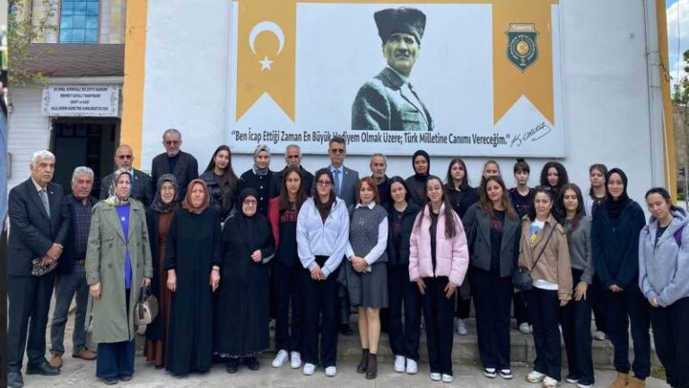 Liselilerden şehit ailesi ve gazilere vefa